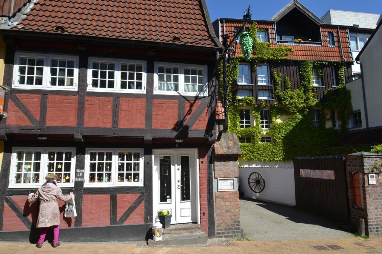 Fewo1846 - Villa Windschief - Uriges Fachwerkhaus Auf 3 Ebenen Mit Garten Im Stadtzentrum Flensburg Exterior foto